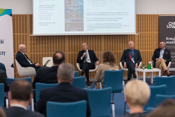 Prof. dr hab. inż. Krzysztof Chmielowski podczas dyskusji w ramach panelu „Innowacyjny biznes w walce ze zmianami klimatycznymi”