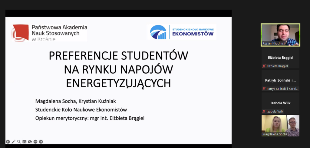 Zrzut ekranu z prezentacją, slajd tytułowy, w okienkach z boku uczestnicy