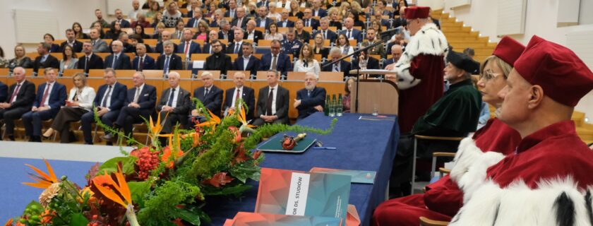 Inauguracja roku akademickiego 2026/2027 – sukcesy absolwentów Marketingu internetowego