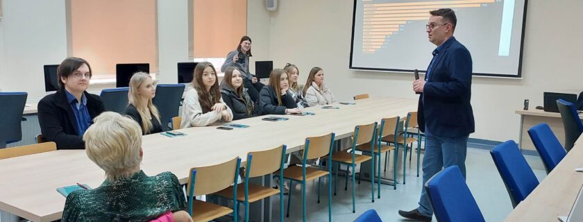 Akademicki Dzień Nauki podczas XI TARGÓW PRACY PANS w Krośnie