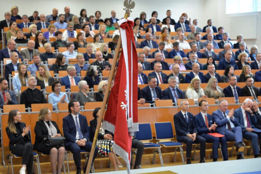 sala z gośćmi na auli