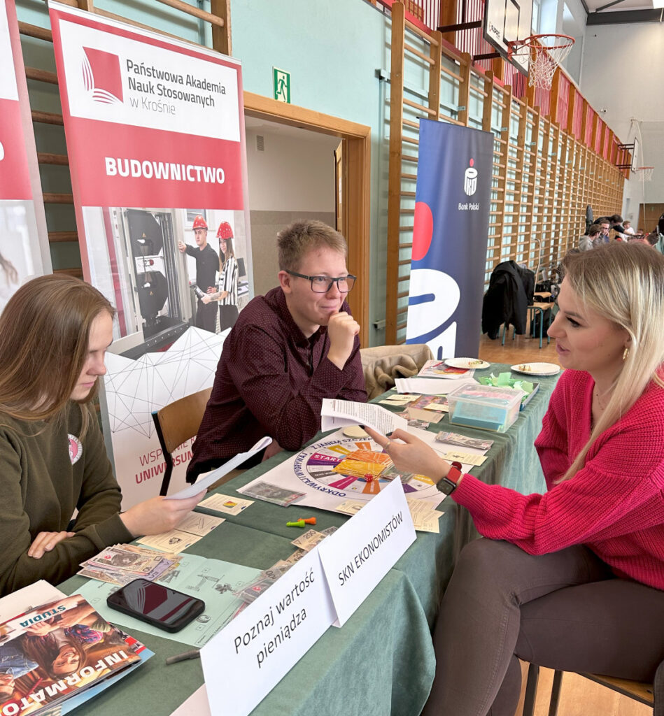 Studenci grają w grę