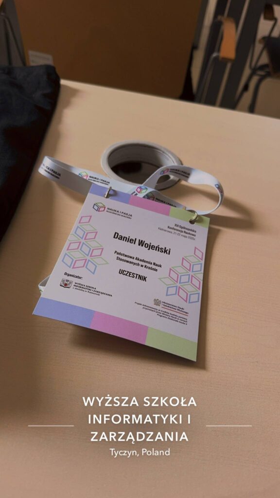 plakietka uczestnika konferencji