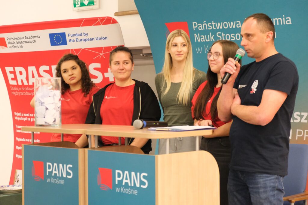 Wystąpienie studentów z koła PIBŻ, prezentacja swojego kierunku