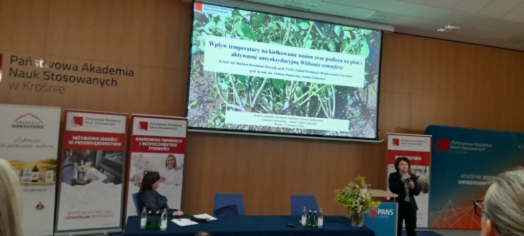 dr hab. Barbara Krochmal-Marczak, prof. PANS, która wygłasza wykład