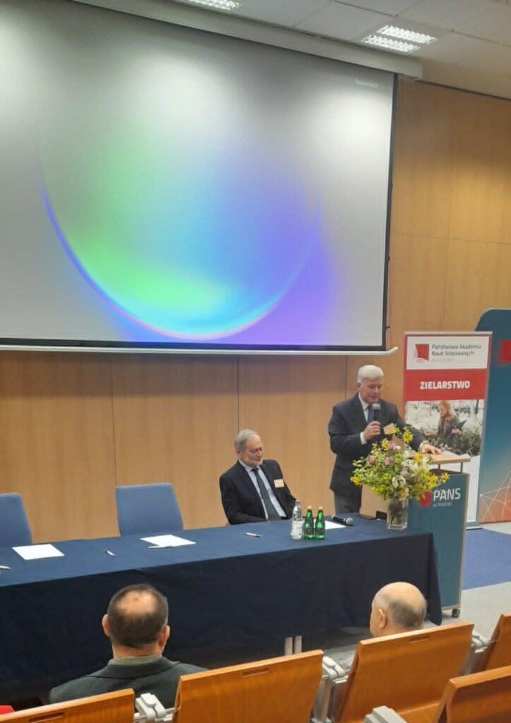  Piotr Przytocki – Prezydent Miasta Krosna. przemawia na auli