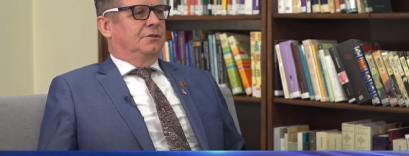 Gość Obiektywu Rektor KPU w Krośnie prof. dr hab. Grzegorz Przebinda