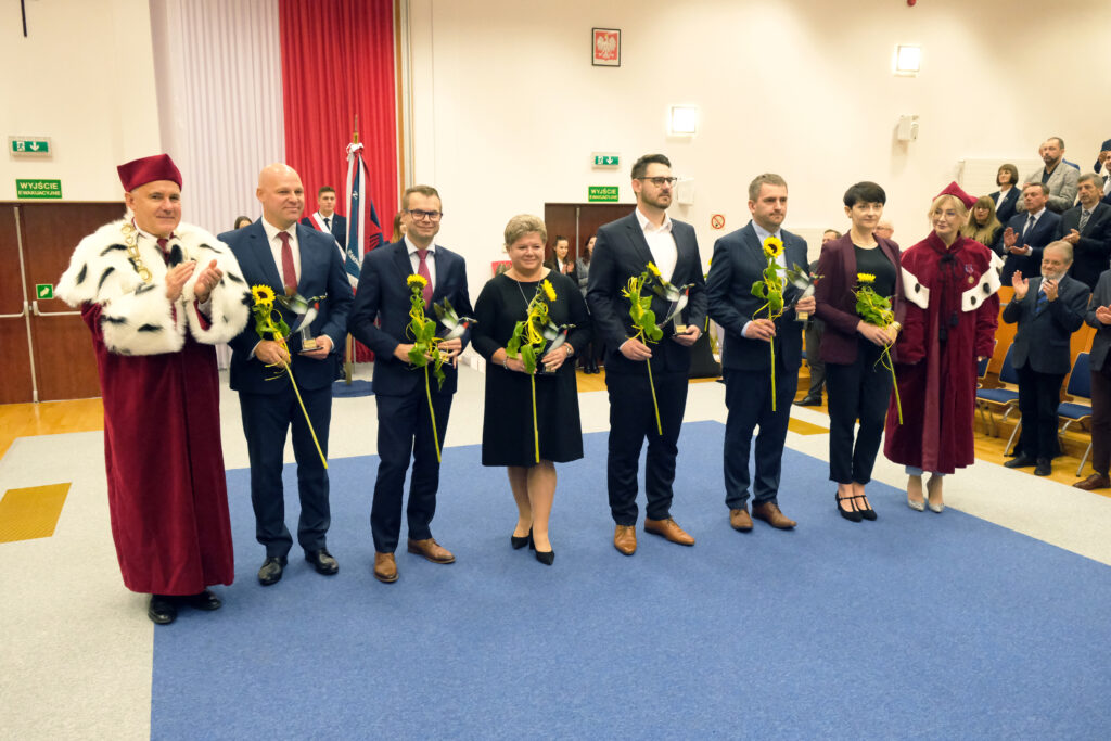 Wyróżnienia dla pracowników, którzy uzyskali stopień doktora
dr Katarzyna Dziemian
dr inż. Tomasz Kosztyła
dr Sebastian Kowalski
dr Krystyna Krygowska       
dr Grzegorz Sobolewski
dr inż. Wojciech Radwański