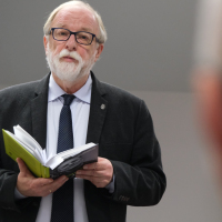 W kręgu poezji i teatru – prof. dr hab. Krzysztof Pleśniarowicz